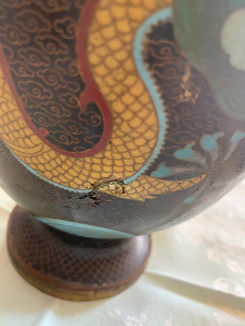 Three Dragons Antique Cloisonne/' Vase