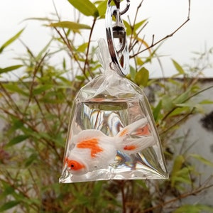 Handmade custom keychain,Unique gift, fish in water keychains, 3D fish, art resin keychain charm,cute keychain, Best Gift