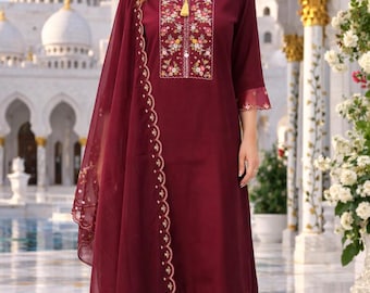 Maroon Floral Embroidered Kurta Set: Silk Salwar Kameez