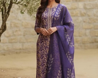 Ensemble kurta en soie imprimée : tenue de fête indienne avec dupatta