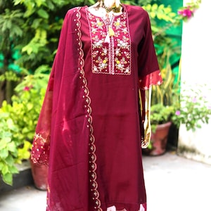 Indian Party / Wedding Wear For Women - Maroon floral Silk Embroidered Straight Kurta With Trousers & Dupatta - Kurta Sets - Salwar Kameez