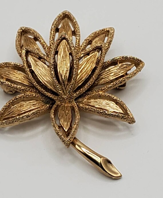 Avon Vintage Lotus Flower Brooch - Gem