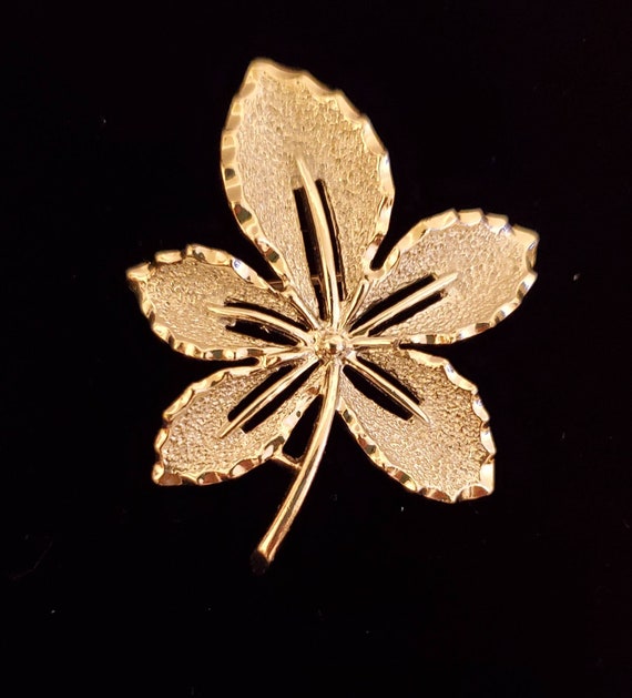 Sarah Coventry Silver Toned Maple Leaf Brooch