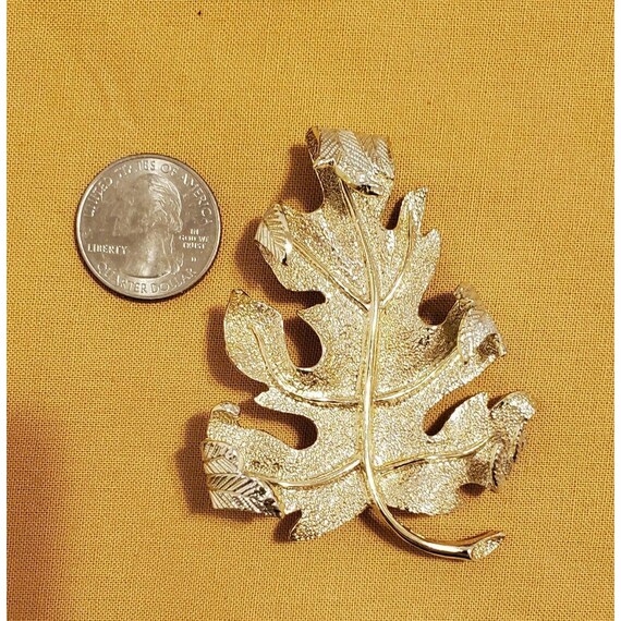 Vintage Sarah Coventry Maple leaf Brooch silver a… - image 1
