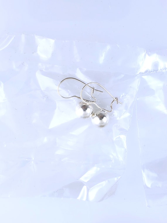 Metal Ball and Blue Bead Hoop Earring in Silver Metal Ball and Blue Bead Hoop Earring in Silver