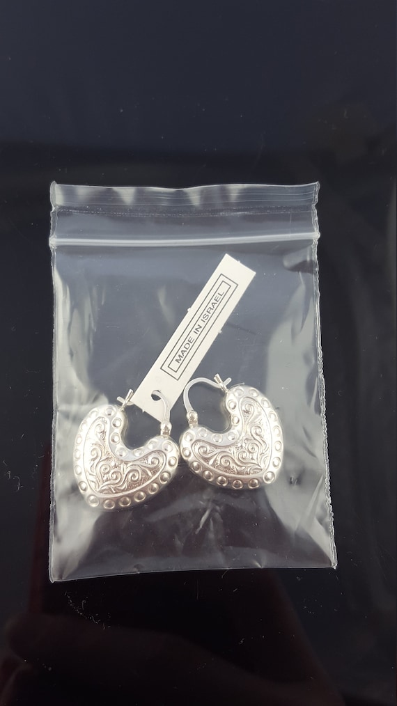 Vintage Avon Silver Heart dangle Earrings -E1