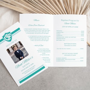 Peut inclure: Un programme de baptême pour Noah Miller, prévu le 12 avril à 10h00. Le programme comprend une liste des participants et l'ordre des événements, y compris le chant d'ouverture, la prière et le discours de baptême. Le programme est imprimé sur du papier blanc avec une bordure rayée turquoise et bleue.