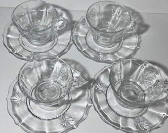 4 tasses et soucoupes en verre à dépression claire Fostoria baroque Fleur de lys VINTAGE