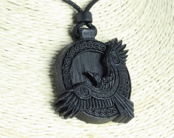 Collana con corvo, ciondolo in quercia palustre irlandese intagliato a mano, gioiello celtico con corvo, collana con cordino regolabile