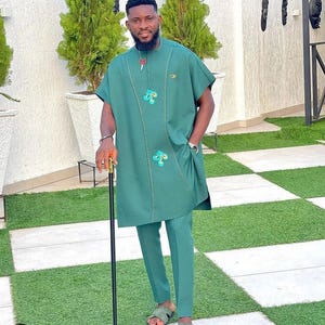 Tobi men dashiki/African men outfit/2 piece set/Trimming shirt/wedding suit/senator suit/Groom suit/handmade clothing/floral print