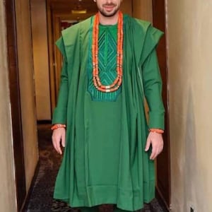 Akin African men agbada, 3 Piece set/African men clothing/wedding suit/prom dress/ groom suit/Men in Agbada/dashiki/Embroidery