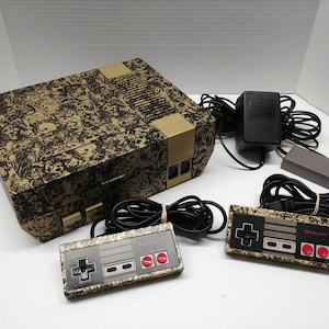 Anpassat Gold n' Skulls - NES-konsolkit