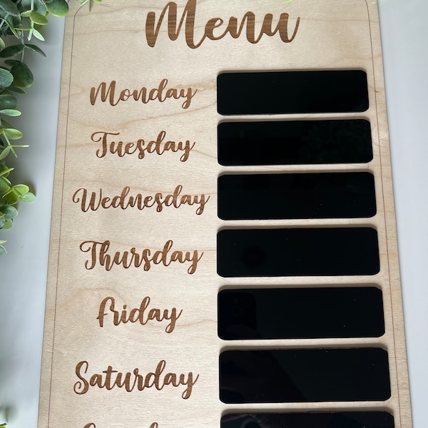 Wooden weekly menu board // meal planner // kitchen decor // dinner plan board