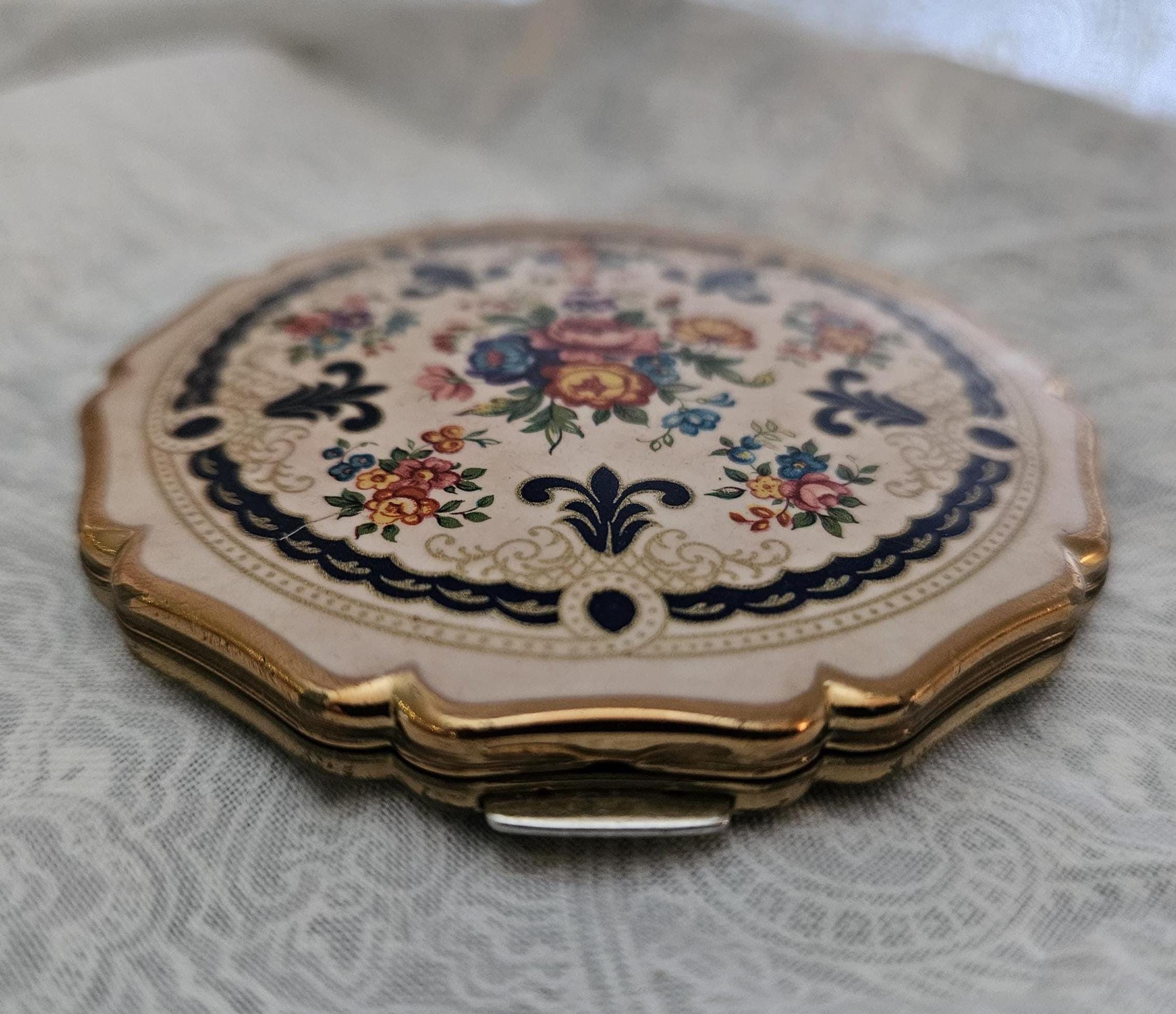 Stratton Tiger Compact 1960s Stratton Compact - Etsy
