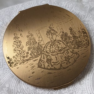 Stratton Compact uit de jaren 40