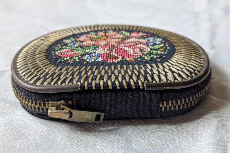 Western German Petite Needle Pointe Compact