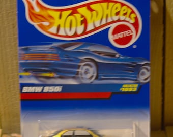 Hot Wheels BMW 850i 1999 Mainline LW Wheels, nuevo en blíster.
