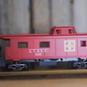 HO scale Santa FE Caboose by Tyco