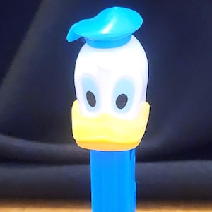 Vintage Donald Duck Pez Candy Dispenser