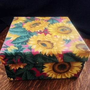 Vintage Sonnenblume Stoffbedeckte Box 7x7x3 1/3