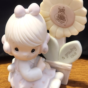 Vintage Precious Moments 1997 A Growing Love