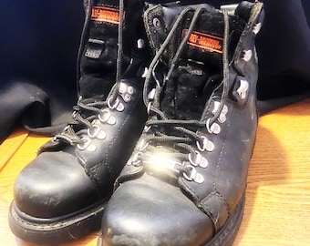 90s GBX Black Leather Combat Boots: Chunky Heel Ankle Boots  display picture 1
