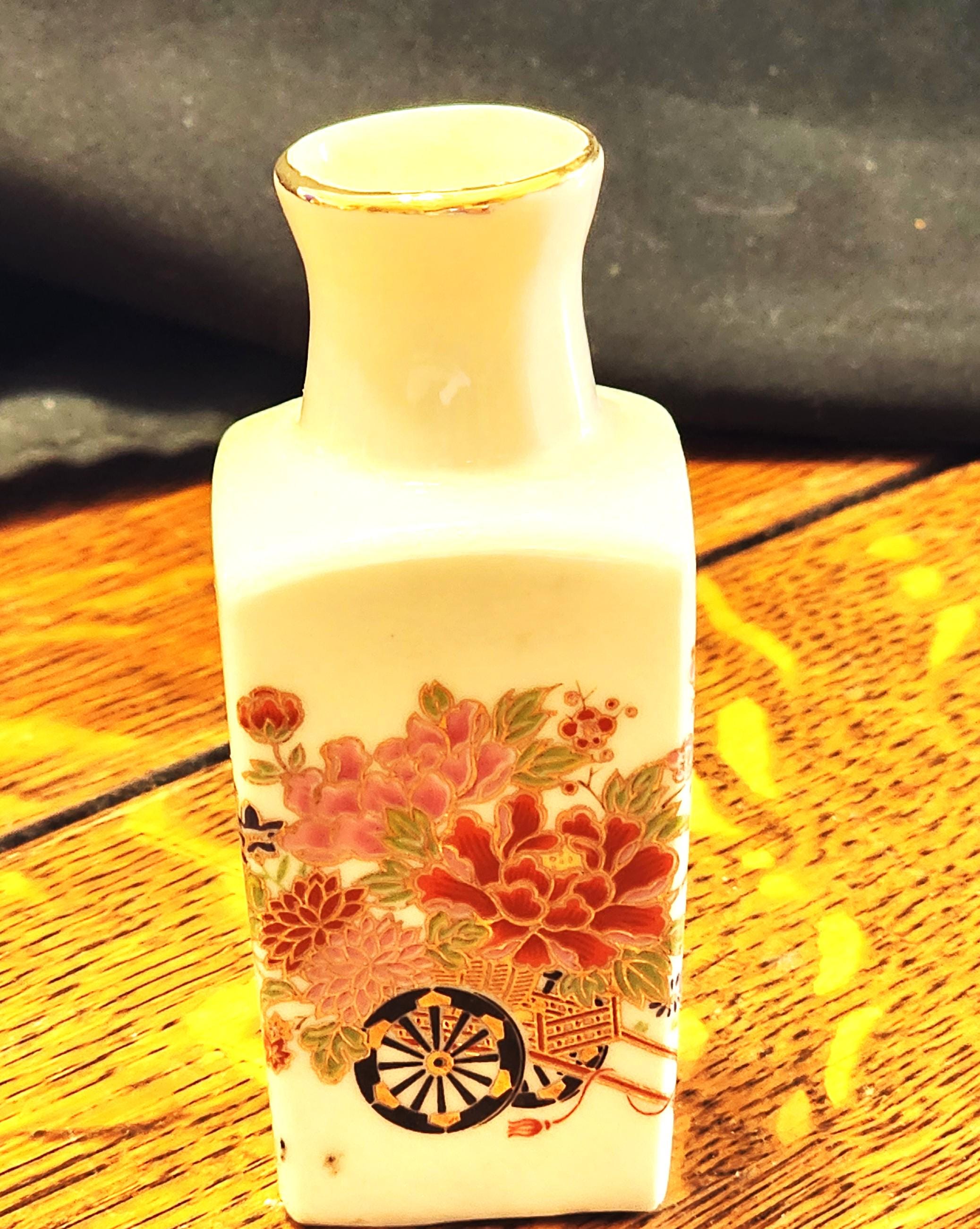 Vintage Hand Painted Japenese Vase With Elegant Floral Design - 4