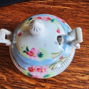 Vintage 3 Footed Porcelain Sugar Bowl with Spoon