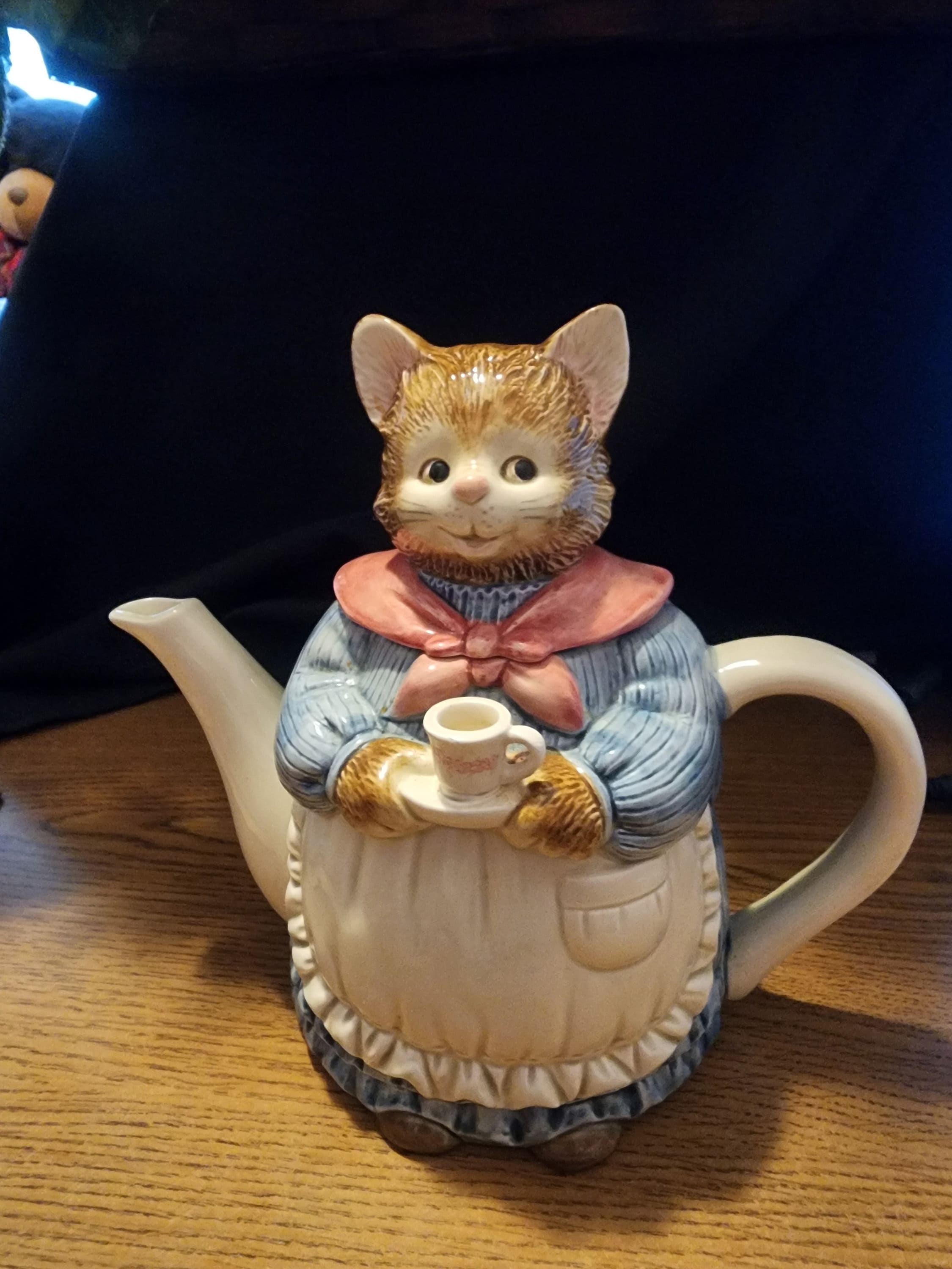 Gaolinci Cute Cat Ceramic Teapot, 18 Oz Watter Pot, Flower Teapot