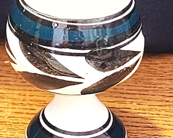 Copas de cerámica vintage de color negro, blanco y azul