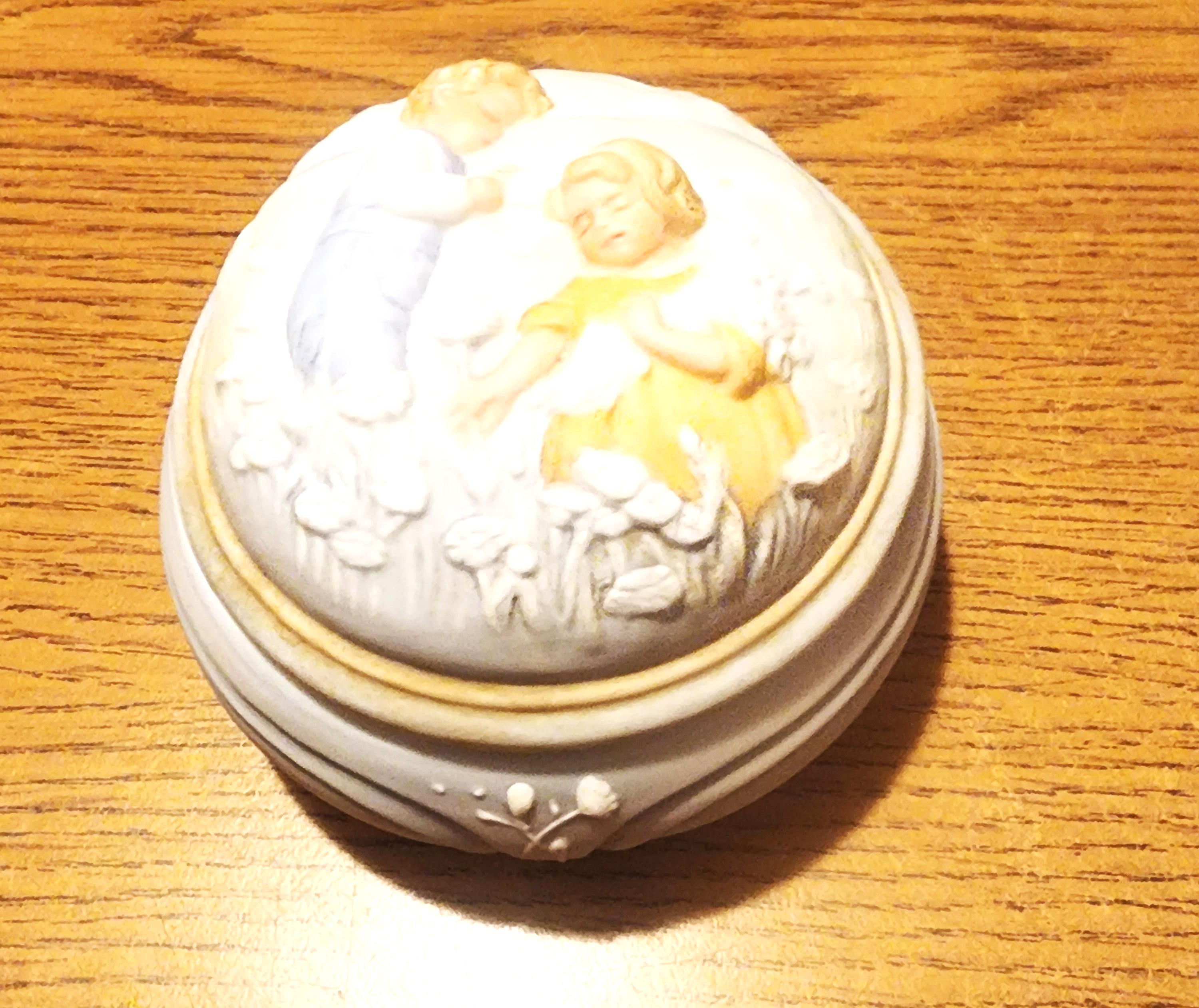 Vintage Avon Golden Dreams Music Box - Works - 1985 - Etsy Israel