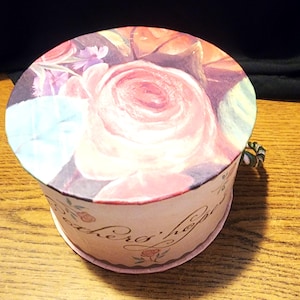 Vintage Be Kind to Each Other Covered Round Box with String Handle