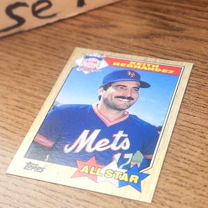 Vintage 1986 Topps All Star #595 Keith Hernandez Card Tops Box trouvé ! (Cadeau de mon frère à mon mari pour son premier enfant le 02/09/86 - Jamais touché !
