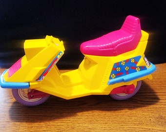 Scooter VESPA BARBIE de 2002 - Collection Scooter VESPA BARBIE de 2002 - Collection