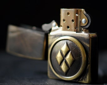Customised Distressed & Oxidised Vintage Patina Style Solid Aged Brass Metal Zippo Lighter with Diamond Coin Badge Emblem / EDC