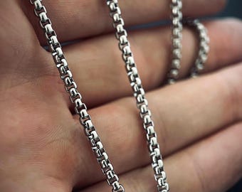 Simple Plain Stainless Steel Silver Slim Chunky Box Chain Necklace - Classic Style / Minimalist / Pendant