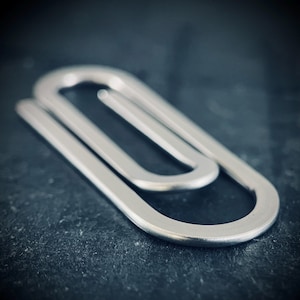 Clip minimalista de acero inoxidable plateado de gran capacidad para billetes y tarjetas de visita, ideal para llevar en efectivo, billetes, EDC, billetera y accesorios.