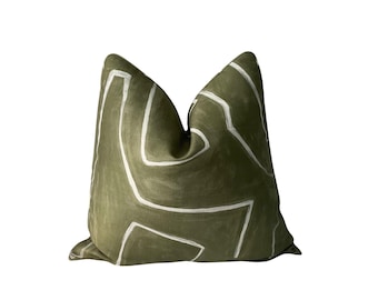 Schumacher| Kelly Wearstler Graffito Fern Pillow Cover: Green and White Geometric Pillow