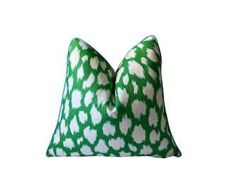 Kate Spade Leokat Örngott: Grönt Ikat Linne med Turkos Kantband