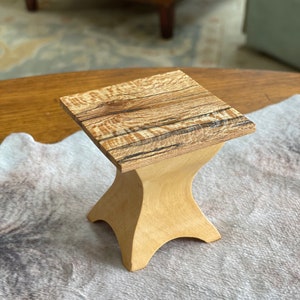 Miniature Dollhouse Vintage Artisan-Made Sycamore Wood Accent/Game Table With Turned Pedestal Base 1:12 Scale Furniture