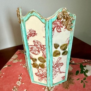 Miniature Dollhouse Vintage Reversible Screen/Room Divider In Turquoise + Roses With Gold Leaves + Raised Motifs 1:12 Scale Accessory