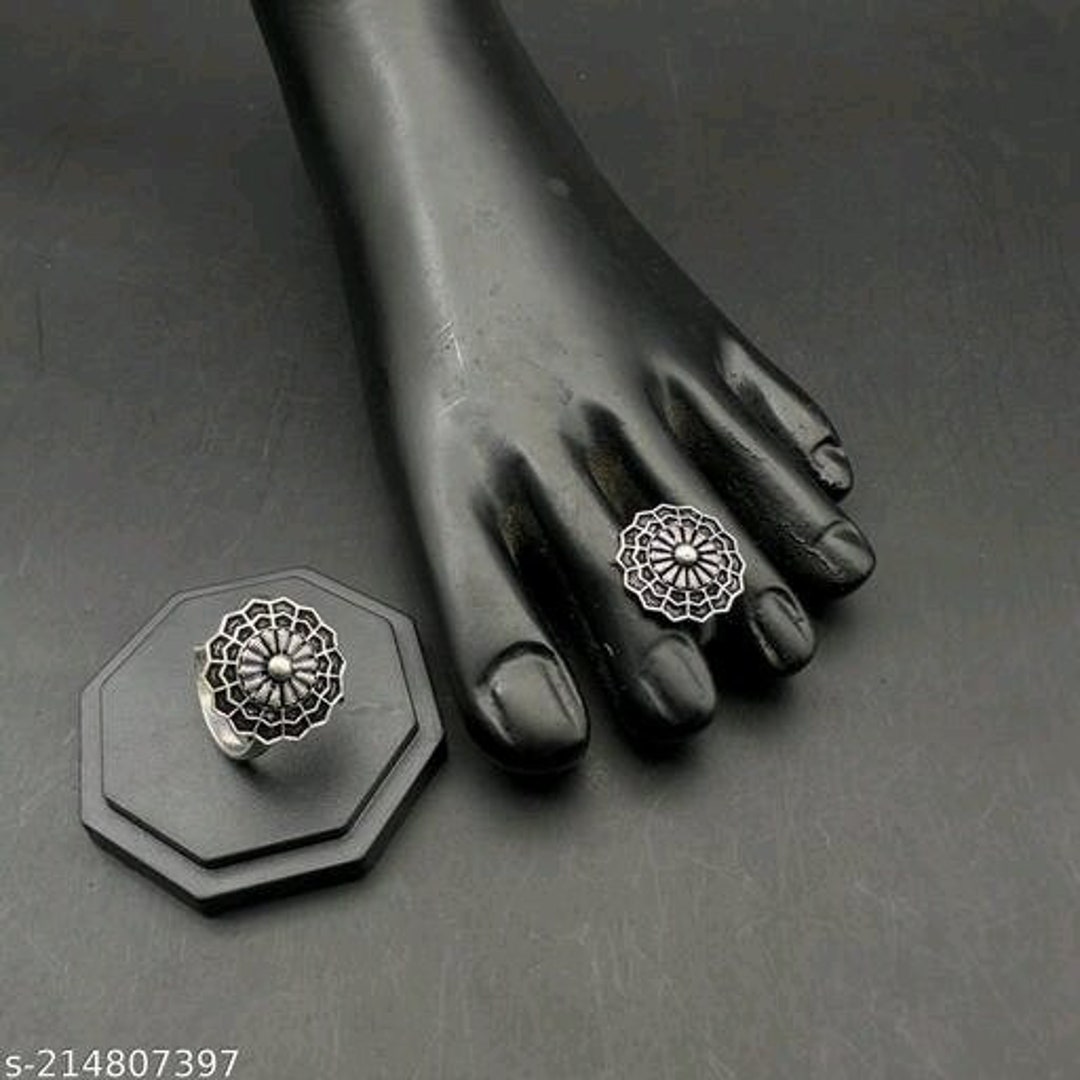 Chunky Flower Style Toe Ring/free Size Ring/floral Jewellery/silver ...