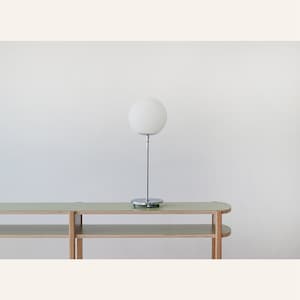 Hylla i modern stil för mitten av århundradet | Bokhylla i vit ek, TV-bänk bild 4