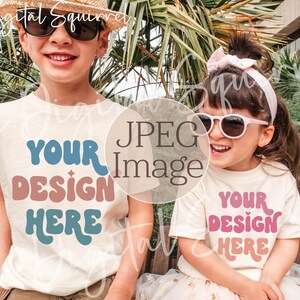 Mockup de Irmãos | Mockup de Camiseta Bella Canvas 3001T Natural | Mockup de Camiseta 3001T para Irmão e Irmã | Mockup Infantil para o Verão | Arquivo JPEG imagem 2