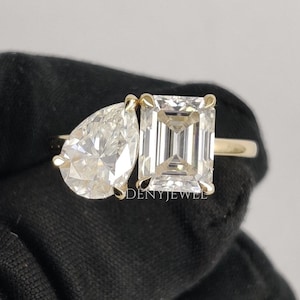 Toi et Moi Engagement Ring Emerald Pear Lab Grown Diamond Ring Two Stone Ring Solid Gold Ring You and Me Anniversary Gift for Wife