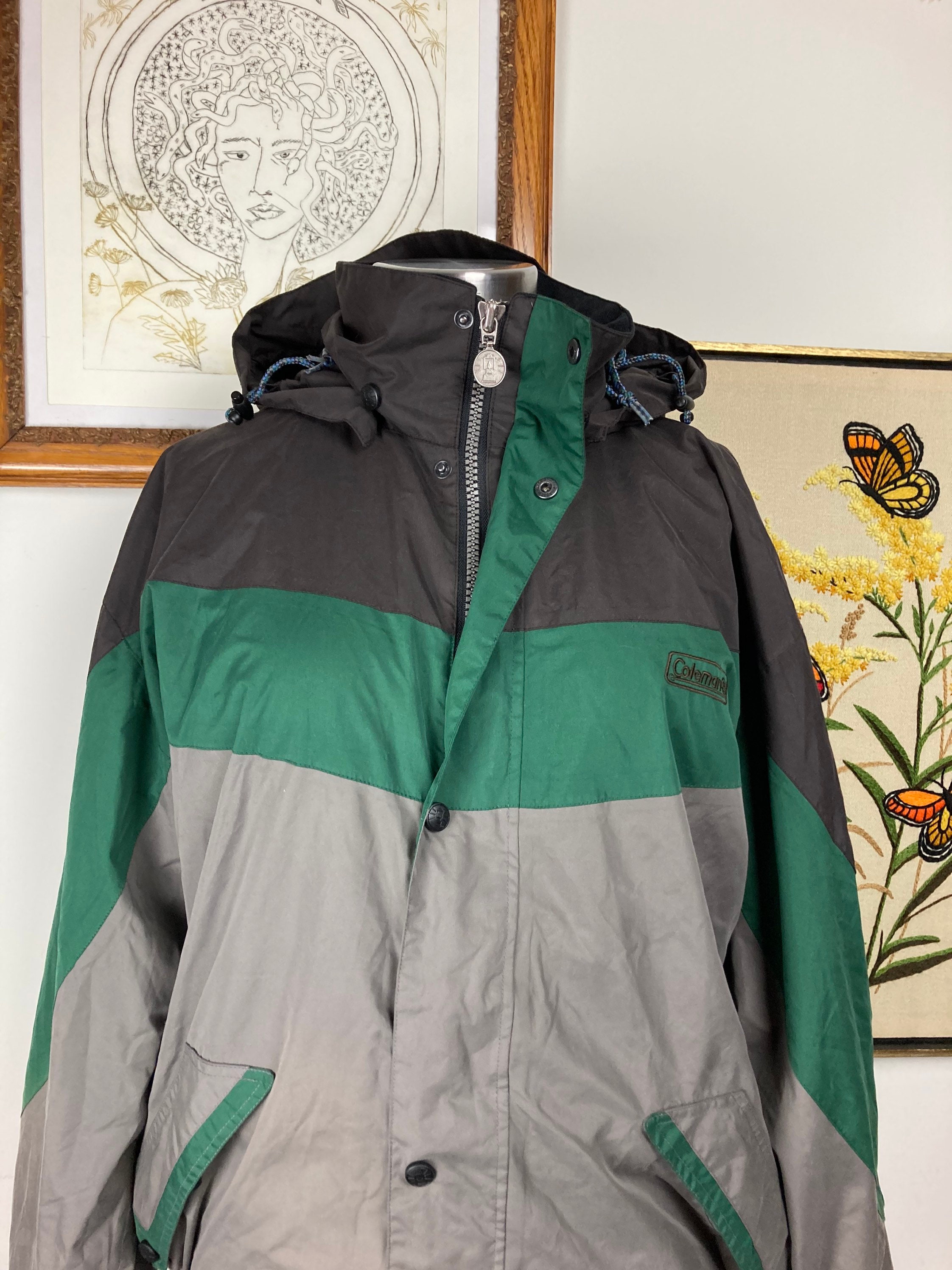 coleman classic windbreak