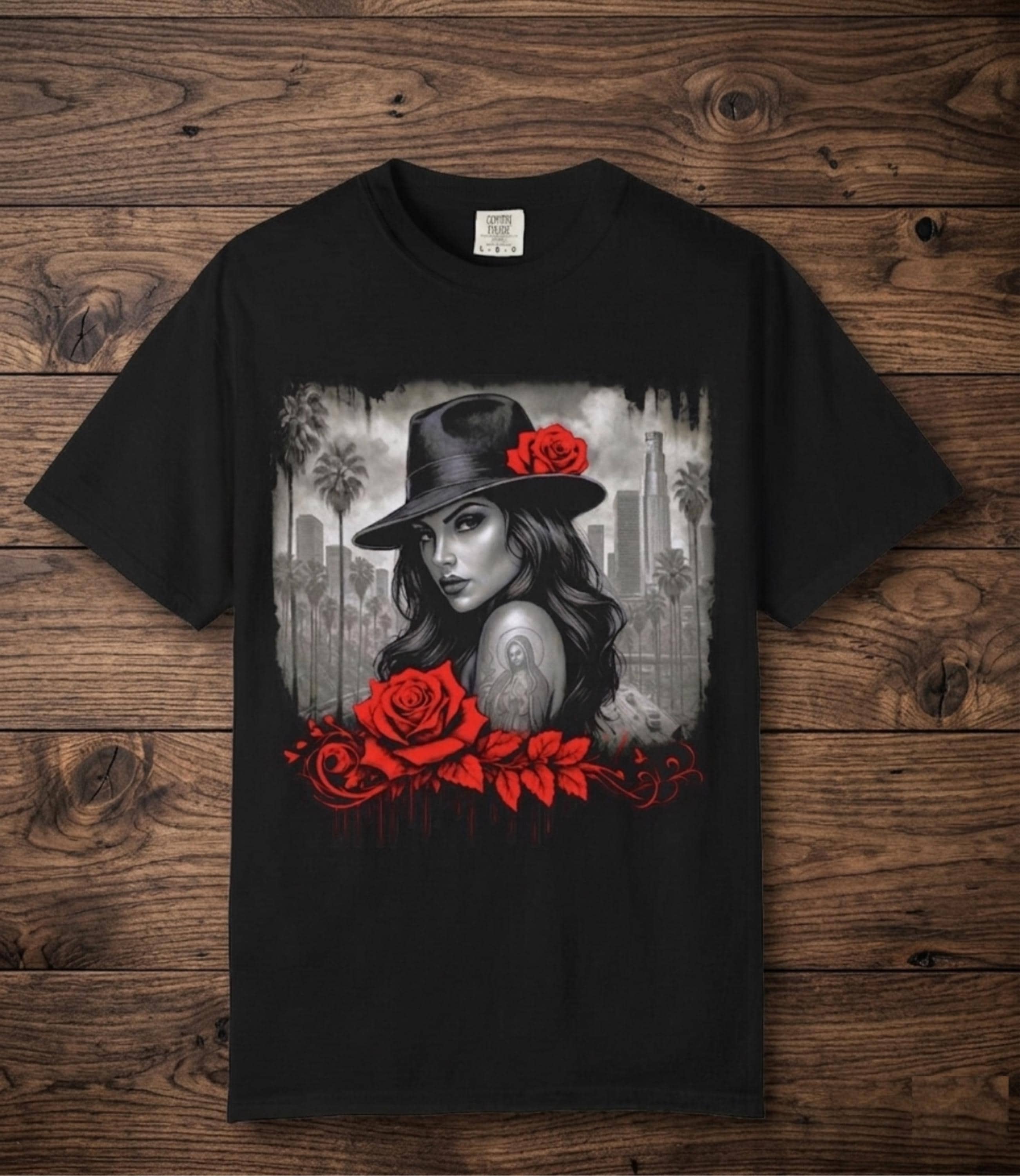 CholaグラフィックTシャツ - エッジの効いたチカーナファッション