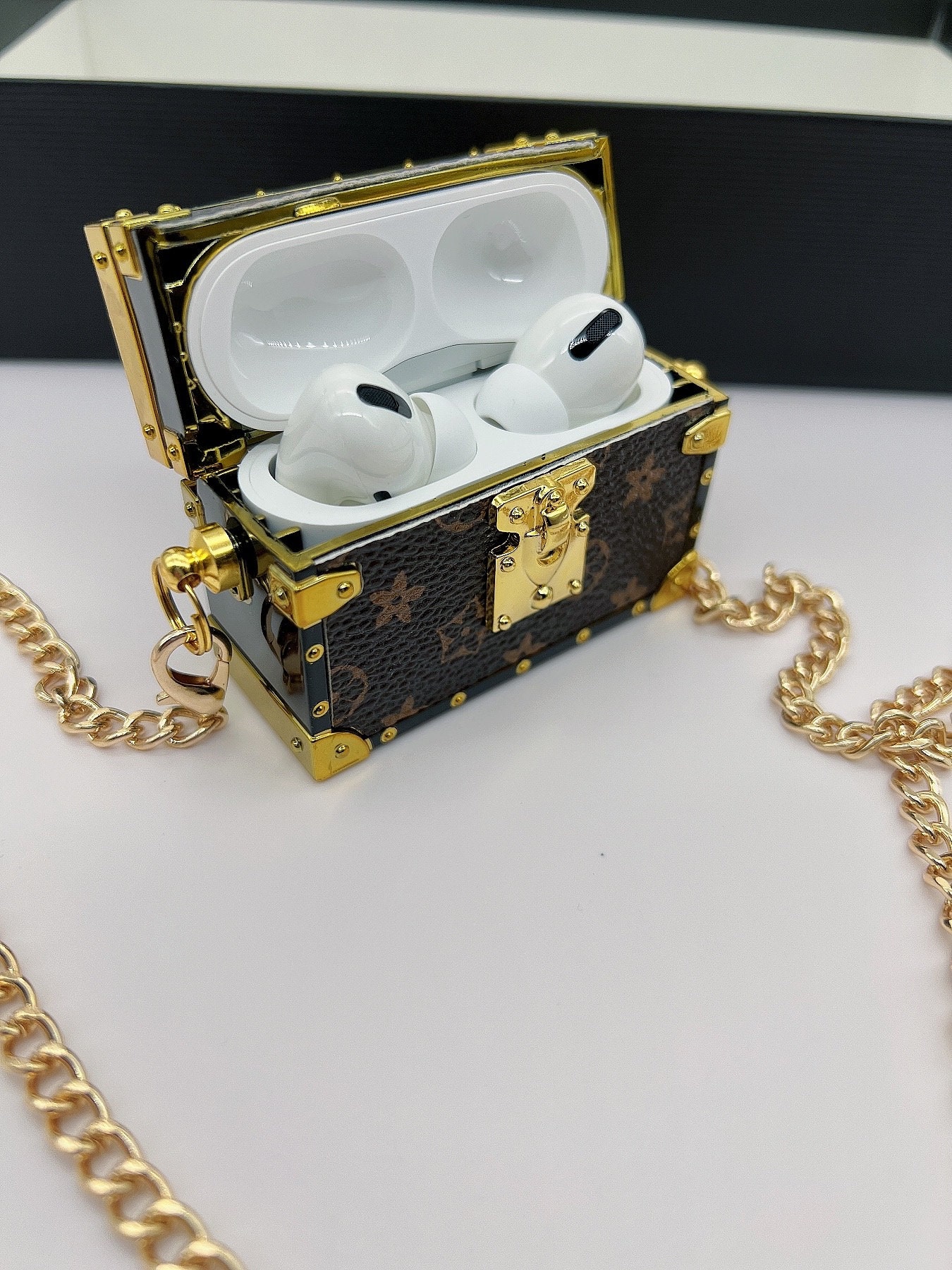 louis vuitton airpods case cover lv airpods pro case cover 17