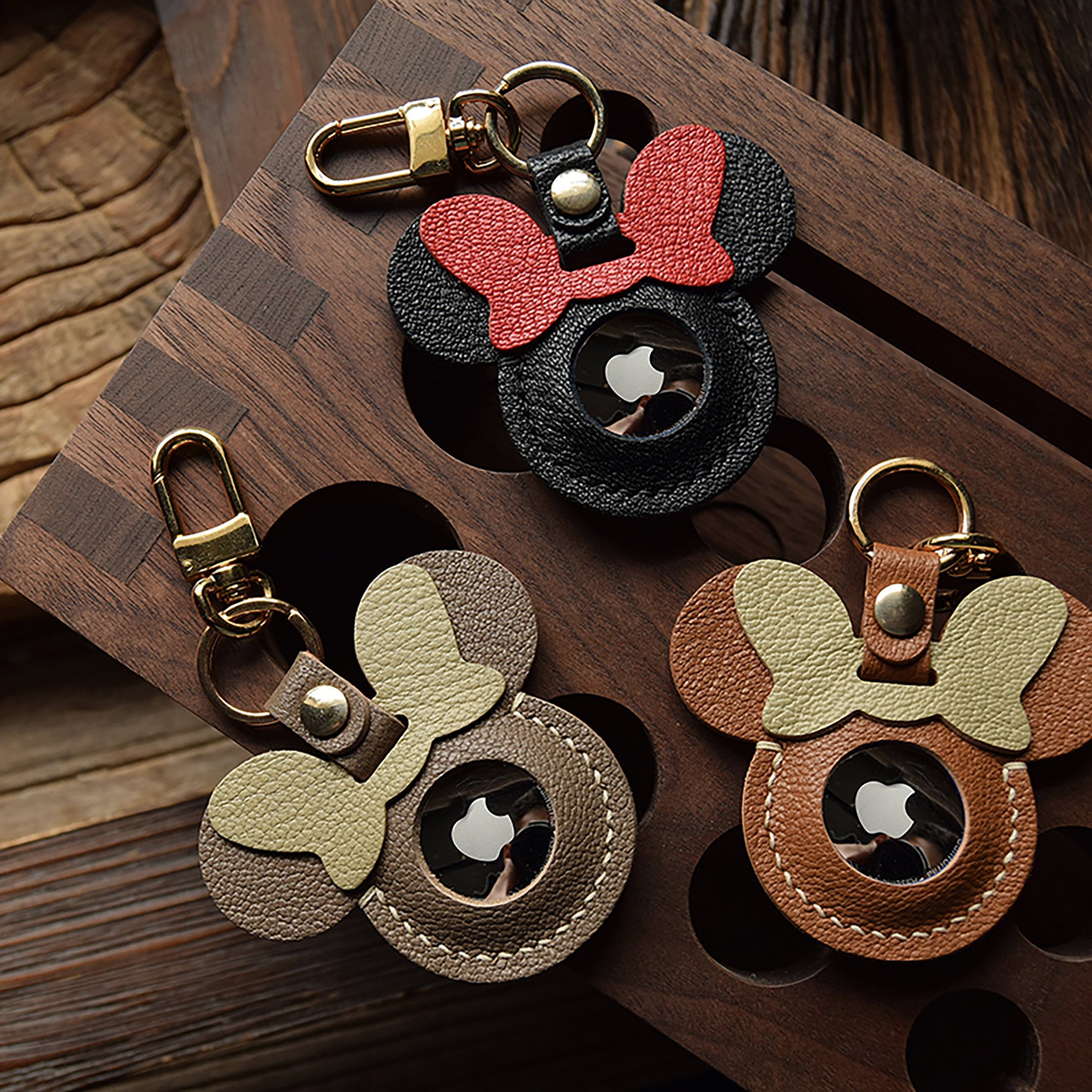 LV Mickey Bow KeyChain - Taurusblings