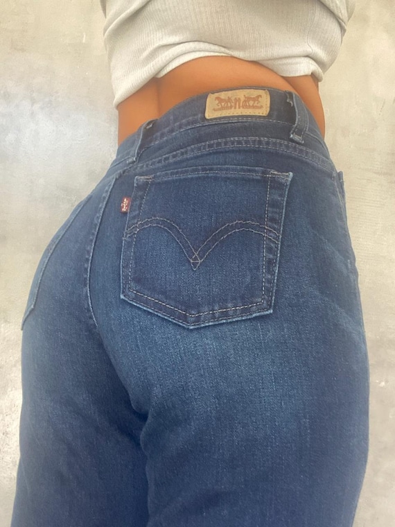 Levi’s Vintage 512 High Waisted Jeans .